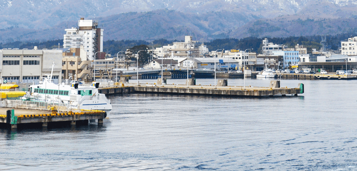 佐渡島の両津港